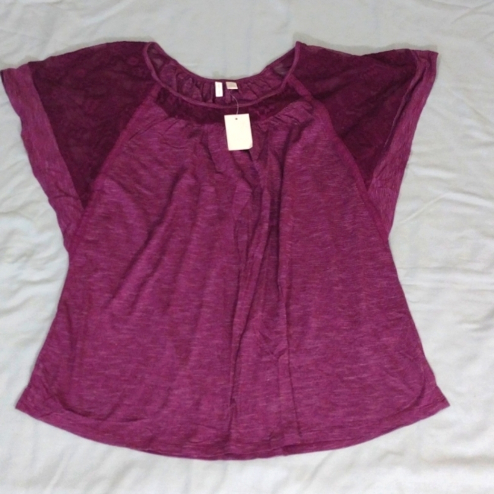 ⭐2 for $15⭐ Flutter sleeve top